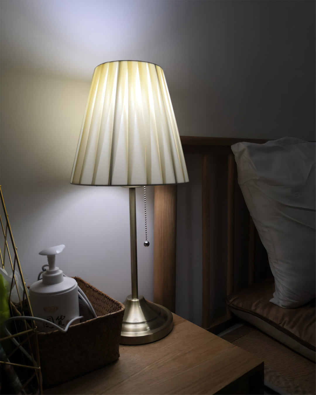 LuxeRadiance - Modern Table Lamp
