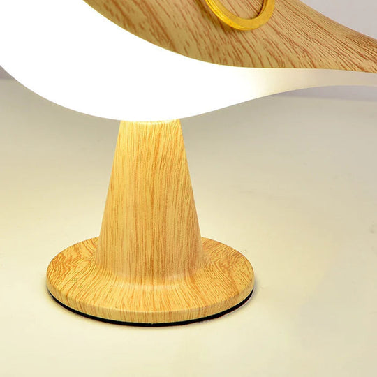 Chic Wooden Bird Table Lamp