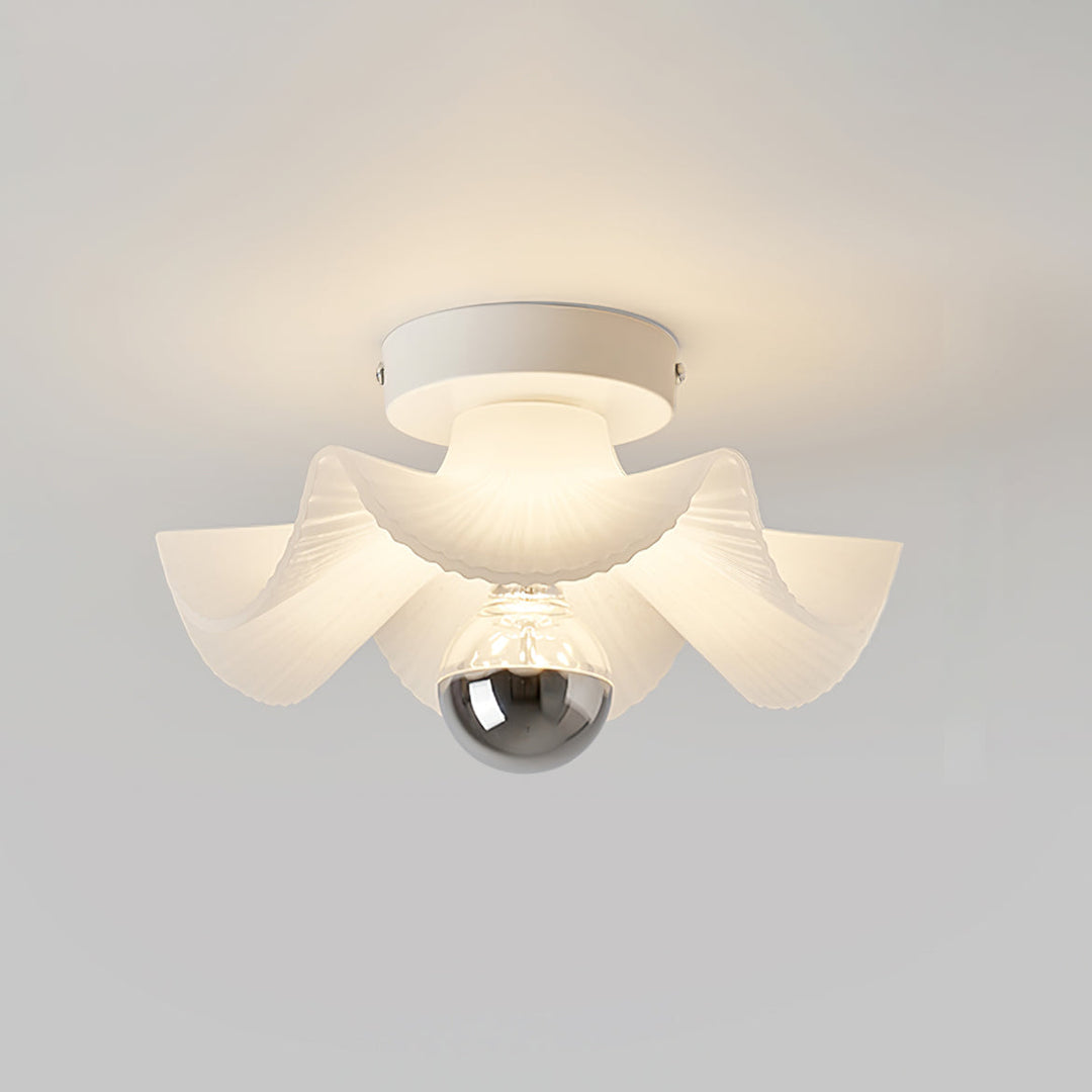 LuxePleat - Ceiling Lamp with Detailed Folds and Cozy Glow