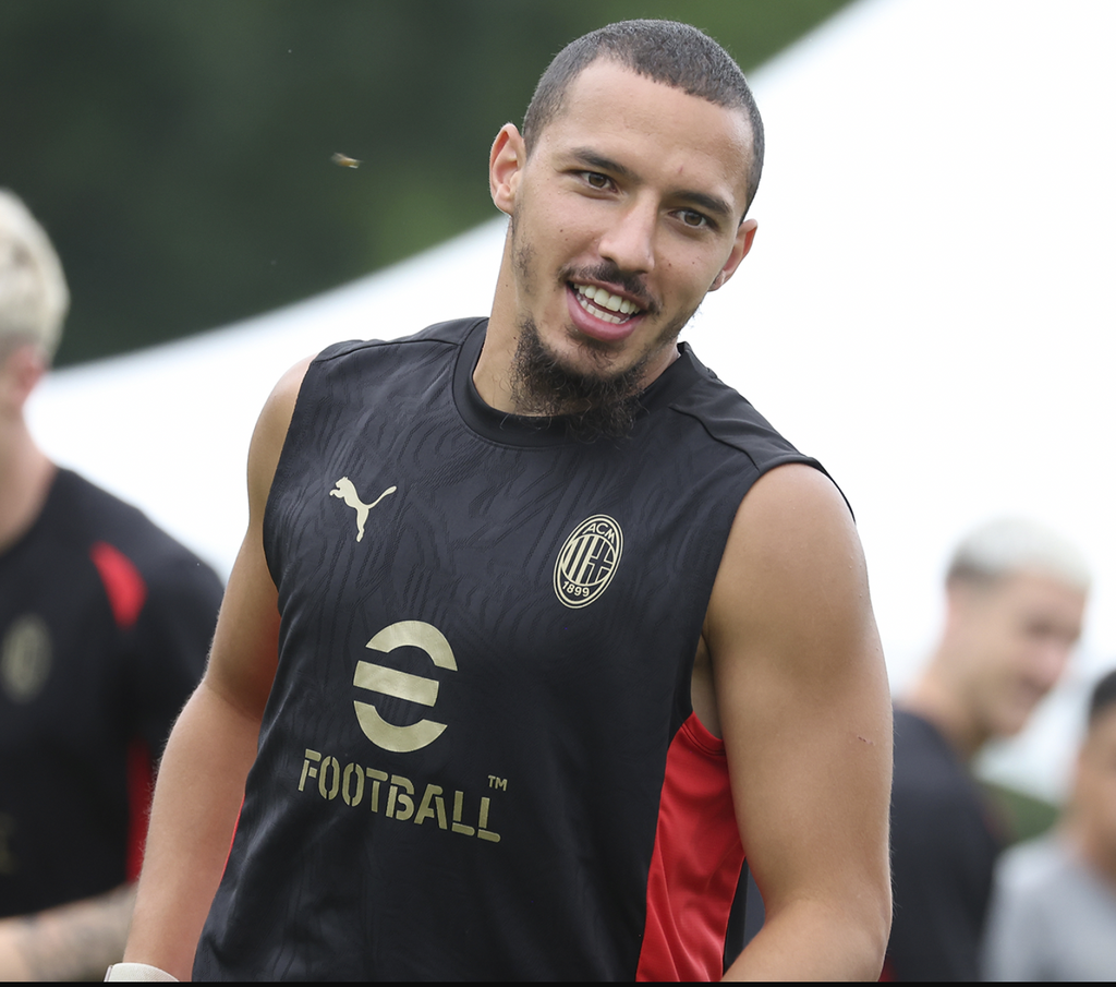 AC Milan Sleeveless Training set 2025